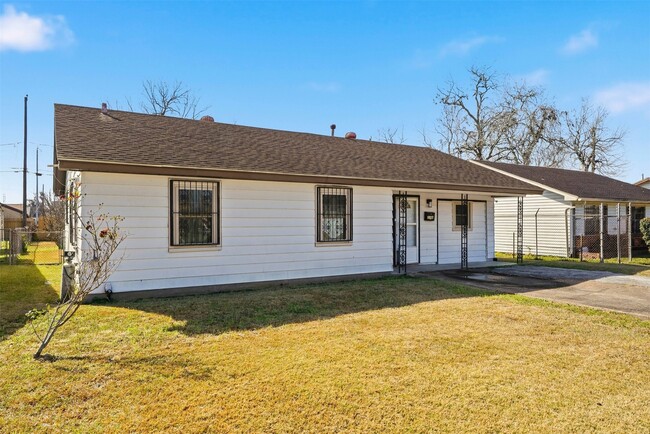 Photo - 3106 Madeley St