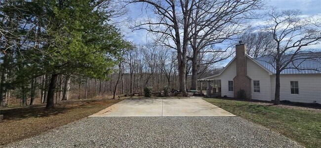 Photo - 812 Bessie Ln