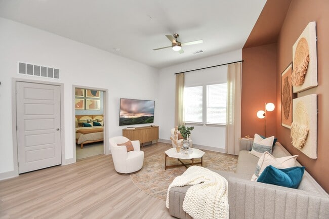 Photo - 1617 Enid St