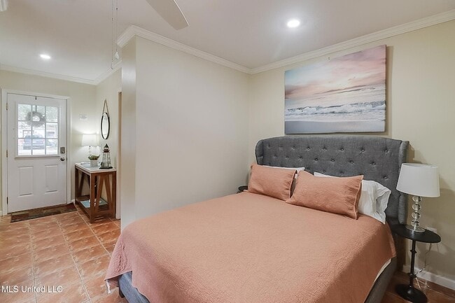 Photo - 176 Markham Dr