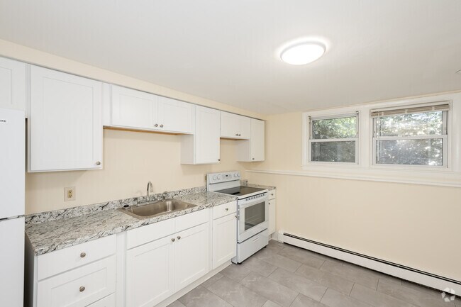 2BR, 1BA - 757SF - Kitchen/Dining Room