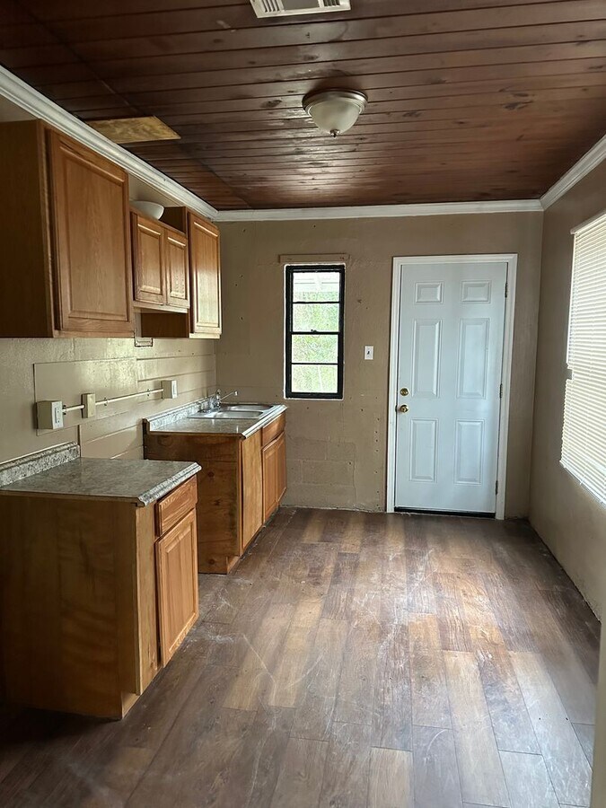 Photo - 311 S Cleveland St