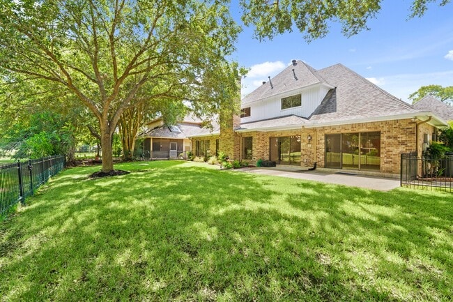 Building Photo - 1714 Plantation Dr