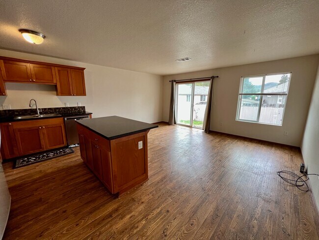 Photo - 297 Sowell Dr