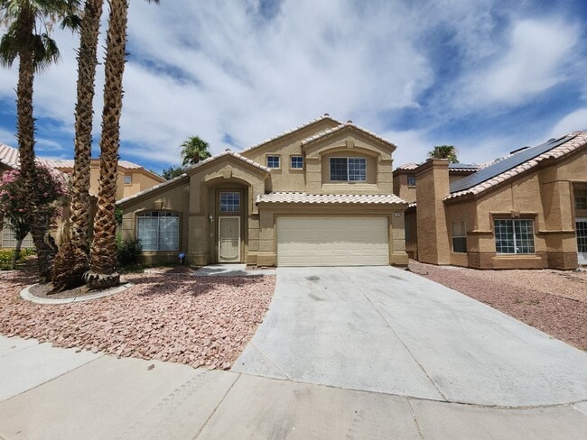 Building Photo - Beautiful 3 Bedroom 2 story home.
