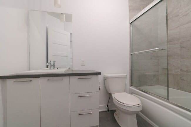 Photo - 1800 Rue Victoria Unité 201