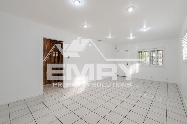6221 Fishburn Ave Unidad 1