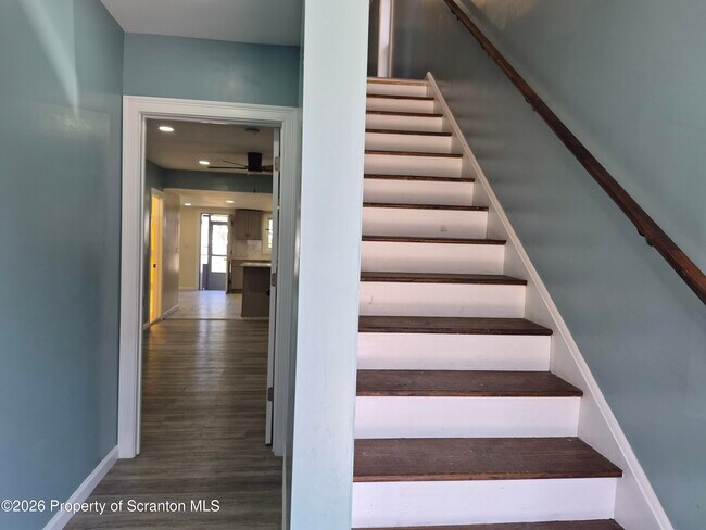 556 N Main St