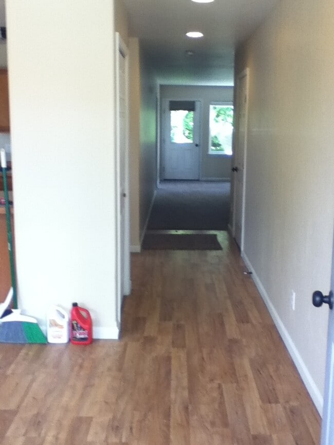 Photo - 4 Bedroom 2 Bathroom House - Close to MSU Campus