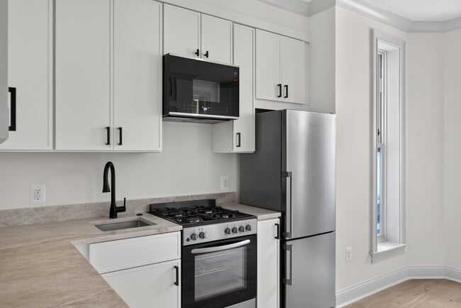 Photo - 311 East Capitol St SE Unidad #1