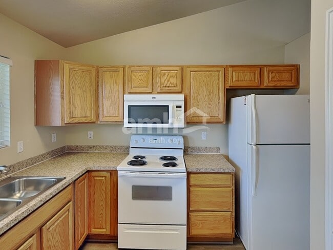 Photo - 1169 N Orchard Ave