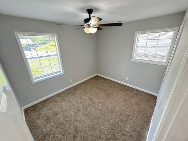 Photo - 3825 Glenburee St