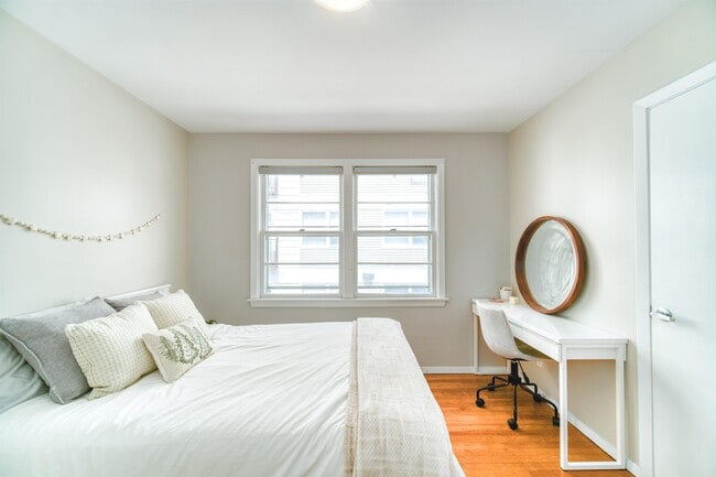 Photo - 1066-1066 Tower Rd Unité 7