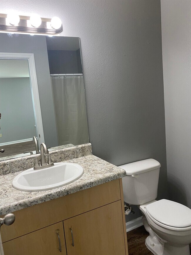 Photo - 2719 W Tharpe St Townhome