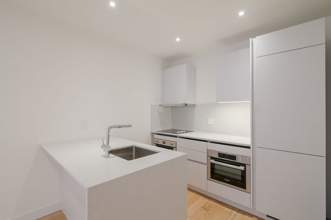 Photo - 3435 Rue Drummond Unit 1