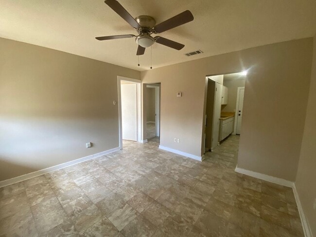 Photo - 619/621 E 13th St Unit 619 E 13th St