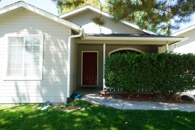 Building Photo - 5903 S Snowdrop Pl Rental