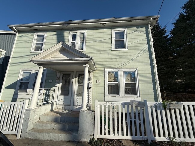 Photo - 76 Fowle St House