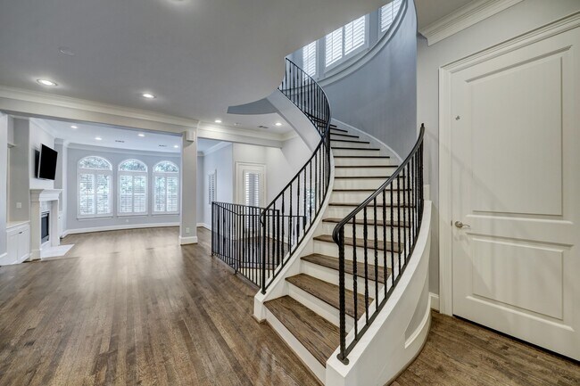 Building Photo - 6618 Wanita Pl