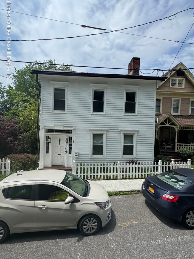 Building Photo - 23 Franklin St Rental