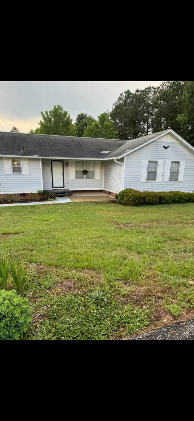 Building Photo - 500 Shady Pine Dr