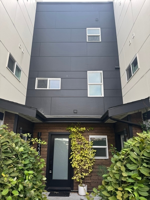 Building Photo - 6522 24th Ave NW