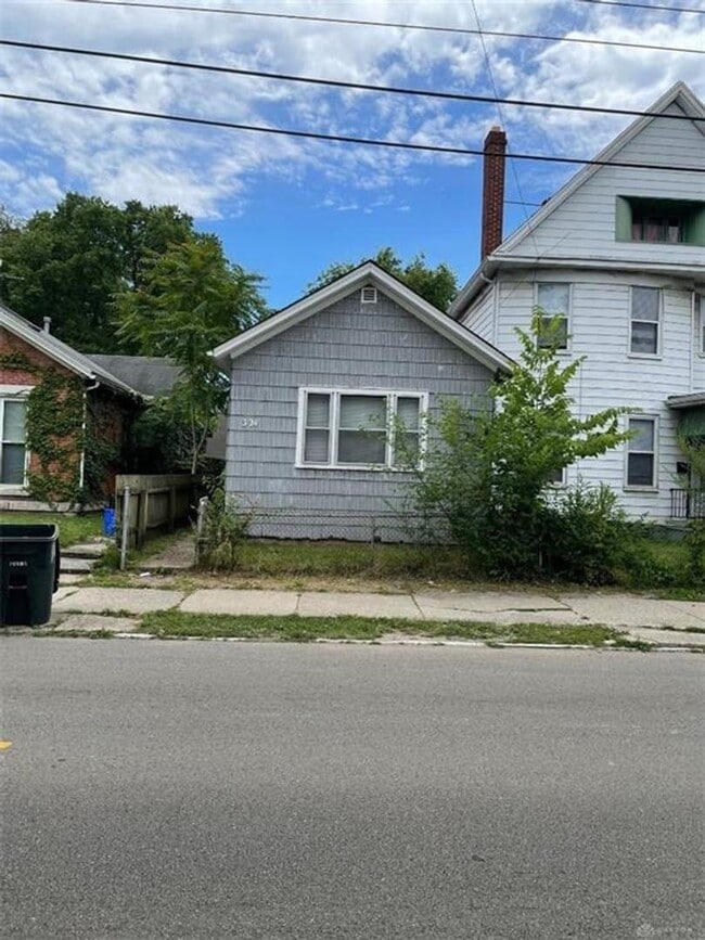 Building Photo - Nice 2 bed/1 bath, Central Air conditionin... Rental