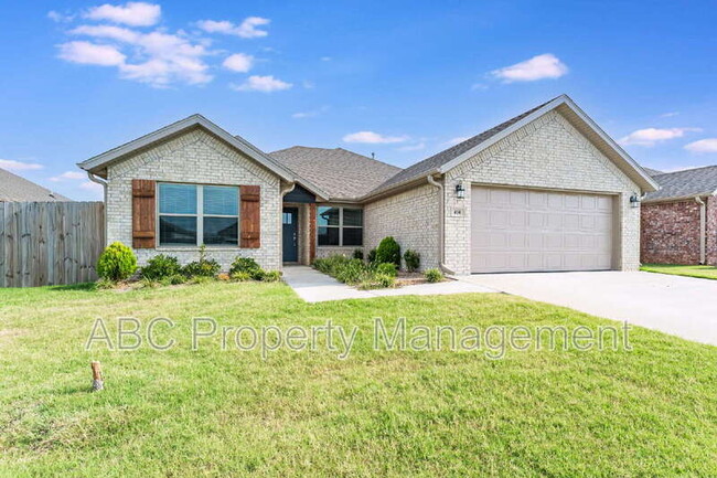 Building Photo - 410 Citation St