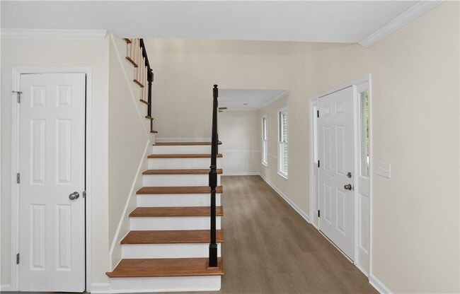 Photo - 401 Vardon Way