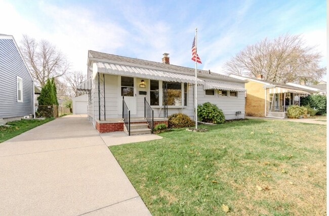 Building Photo - Beautifully Updated 3-Bedroom Home with Finished Basement & Spacious Backyard in Prime Royal Oak ...