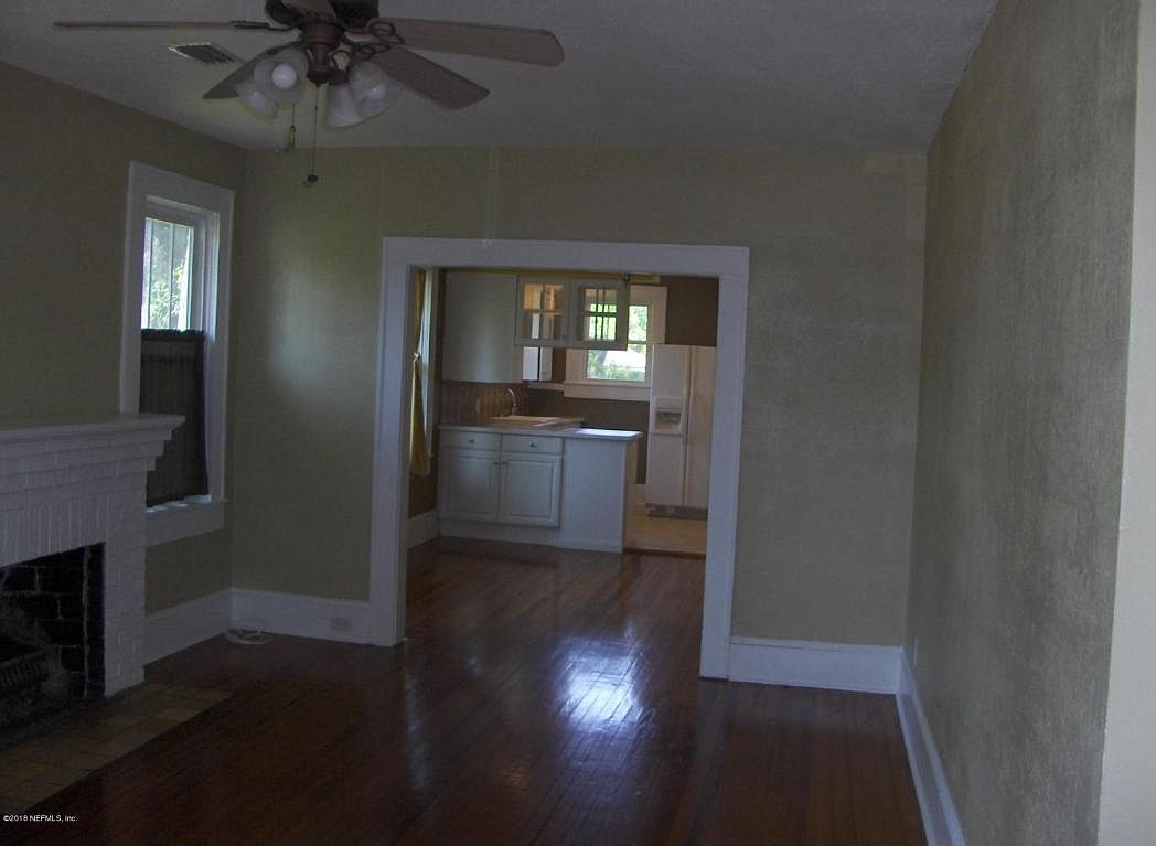 Photo - 1038 Congleton Ter