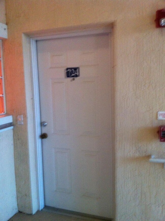 Photo - 1145 Golden Lakes Blvd Unit 715