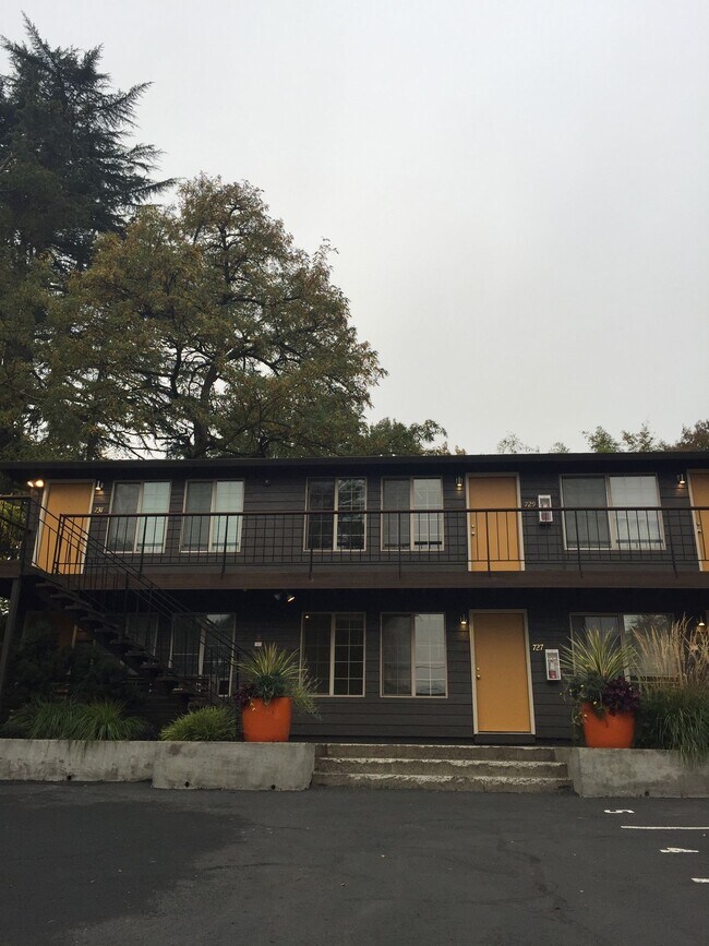 731 SE 29th Ave Unit 731