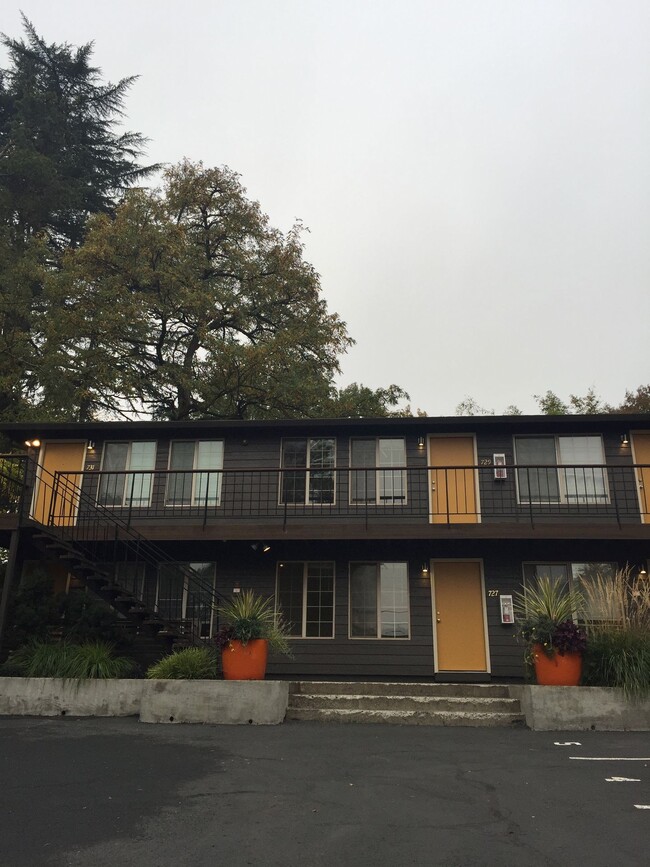 Photo - 729 SE 29th Ave Unit 729