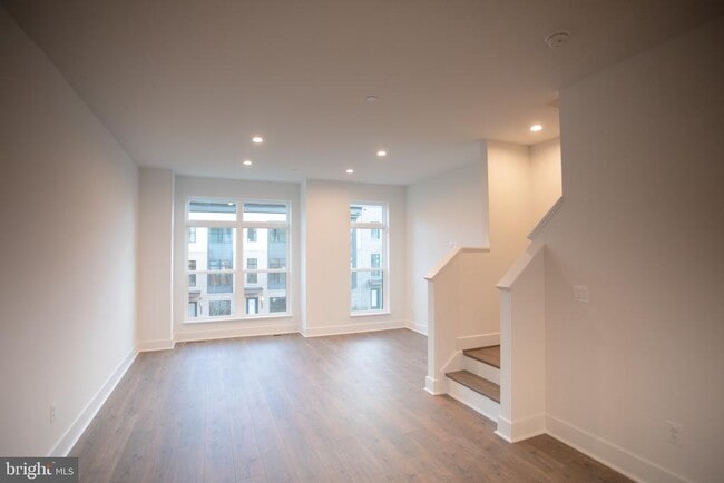 Building Photo - 2136 Tysons Ridgeline Rd