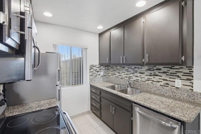 Photo - 2266 Grand Ave Unidad 25