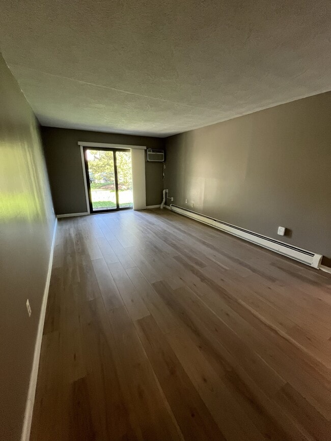 Photo - 14 Strawberry Bank Rd Unit Apt. 6