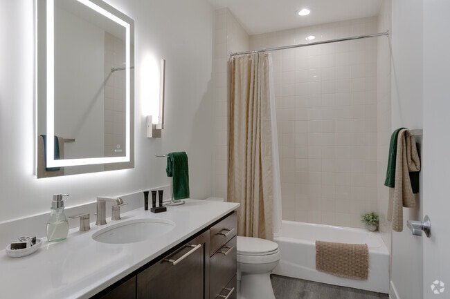 2BR, 2BA - 1,394SF - Bathroom