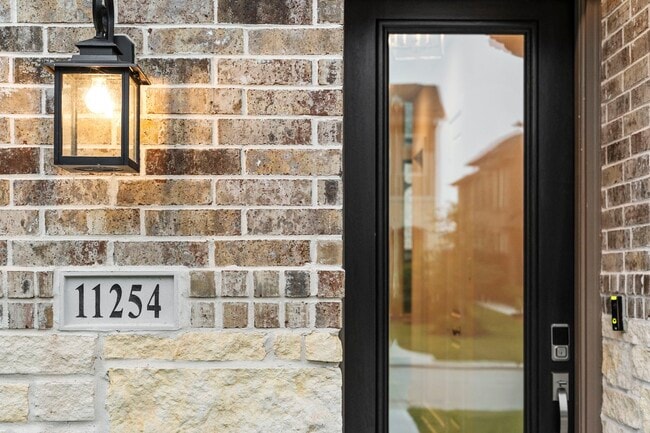 Photo - 11254 Buchanan Cvs Ln