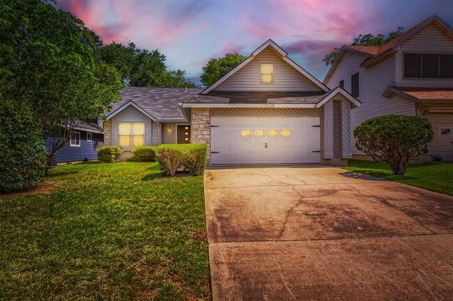 Building Photo - 2608 Piping Rock Trail