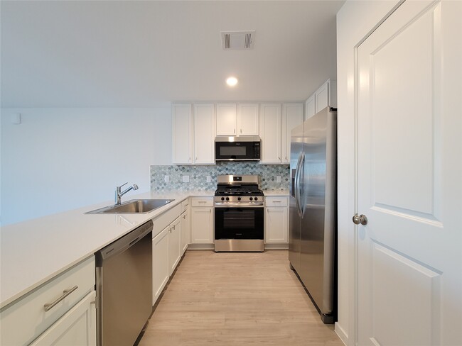 Photo - 1603 Windrose Bnd