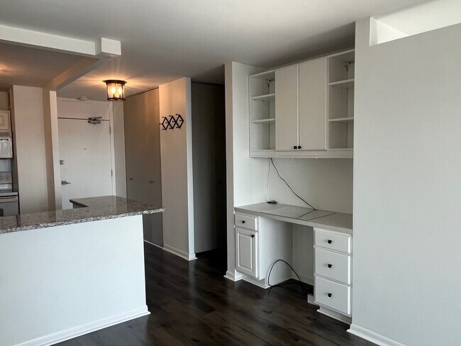 Photo - 1560 N Sandburg Terrace Unit 1409J