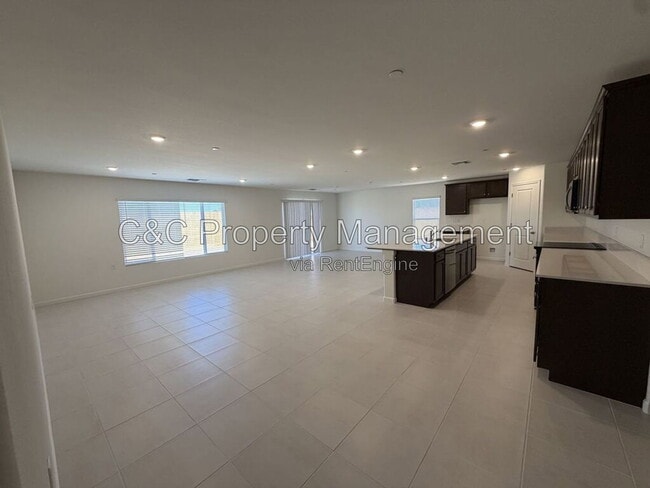 Photo - 2208 S Helm Ave