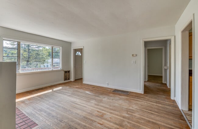 Photo - 1609 E Fairview Ave