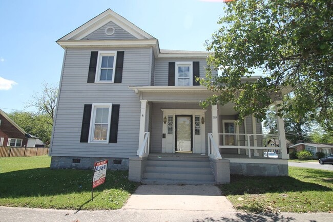 Building Photo - Exclusively Offered By Muse Realty Rentals...