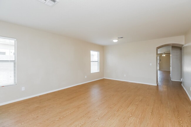Photo - 33446 N Madison Way Dr