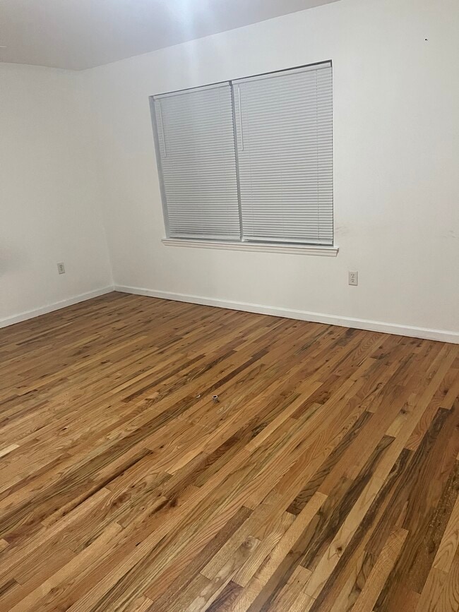 Photo - 613 S Park St Unit 2nd Floor