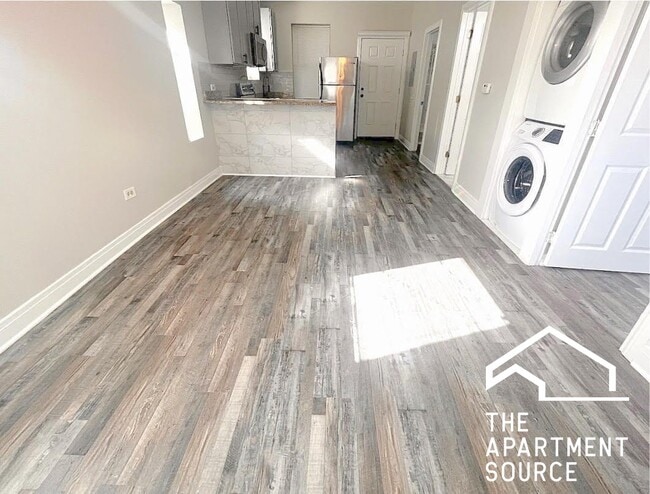 Photo - 1237 W Ohio St Unit 1R