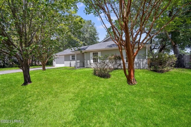 7 Grandiflora Ln