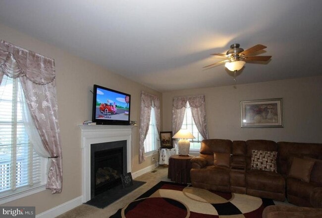 Photo - 612 Samantha Ct